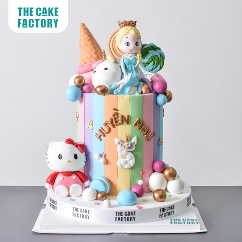 Bánh Fondant hình mèo Kitty đáng yêu cho bé gái