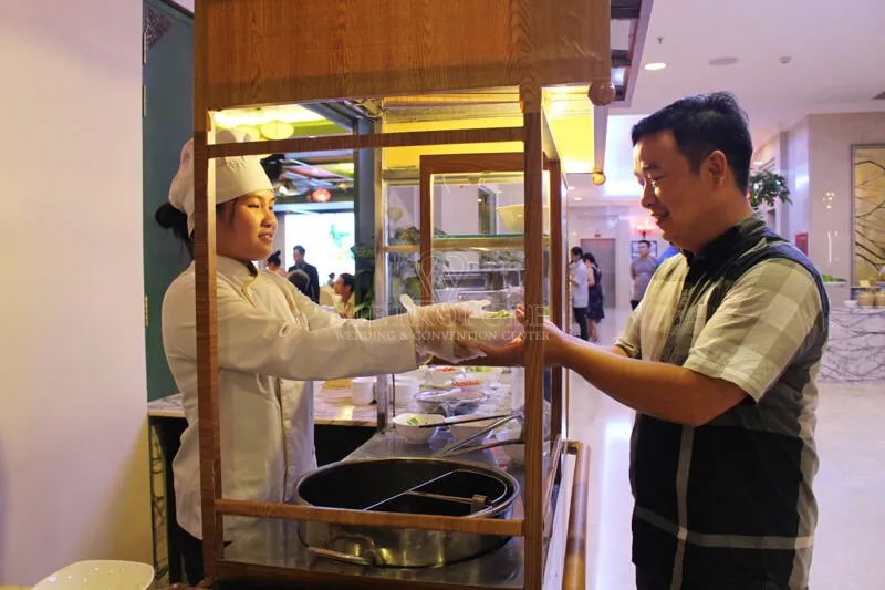 Buffet chay tại Metropole