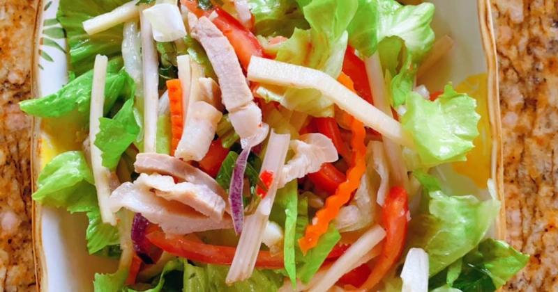 Salad rau củ trộn bữa tối healthy