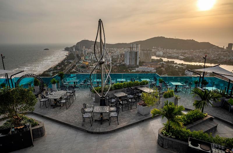 Quán cafe Sky Bar Vũng Tàu về đêm