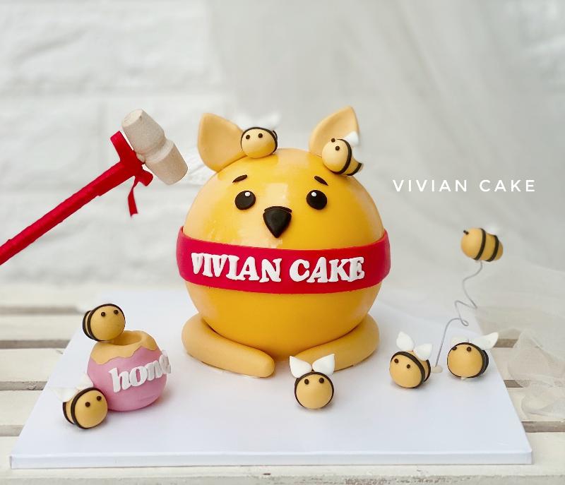 Trang trí bánh sinh nhật hình con dê bằng kem tươi và fondant